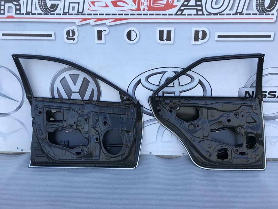 Дверь передняя задняя двері дверка Camry 55 USA запчасти Камри 50 55