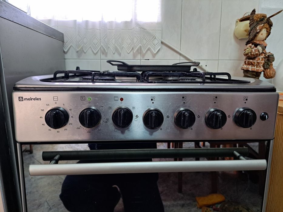 Fogão a gás com forno eléctrico Meireles E602X