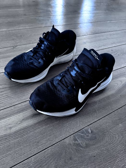 Nike Vomero 15 kolor czarny