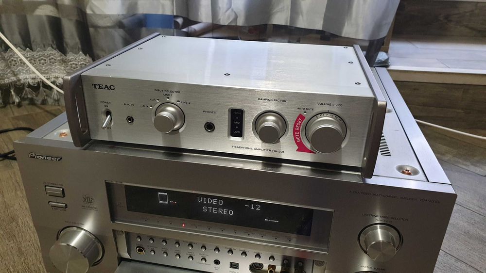 Підсилювач для навушників TEAC HA-501: 16 000 грн. - Усилители и