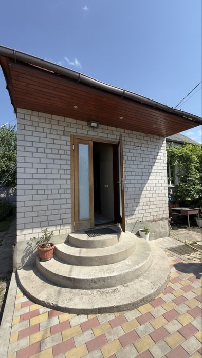 Продам затишний будинок