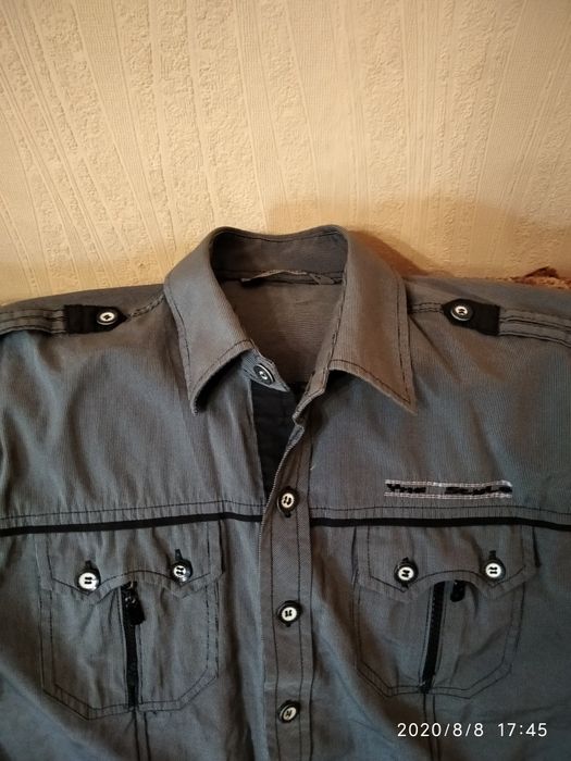 Остались  только две мужские рубашки по низкой цене