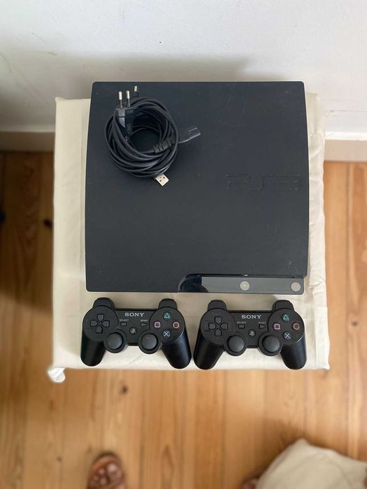PS3 250gb + 2 comandos + jogos