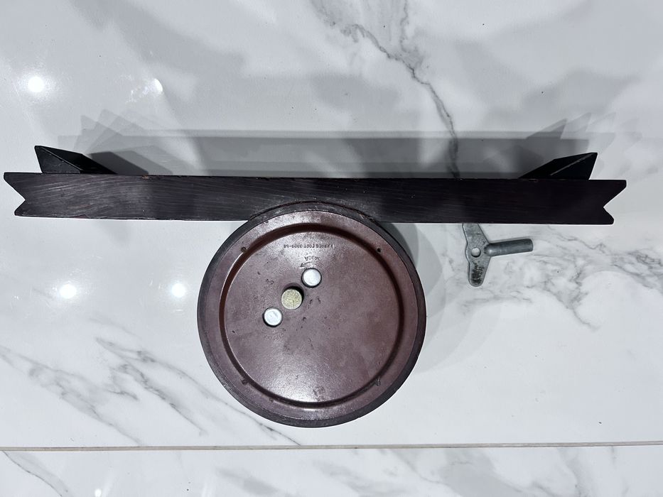 Часы старые механические каминные