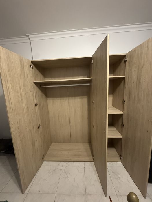 Roupeiro 3 portas de bater carvalho 155x53x191cm One