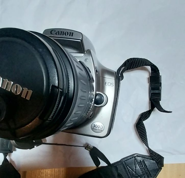 Canon 300D digial + objectiva 18-55 
Canon EF-S 18-55mm f/3
Canon EF-S