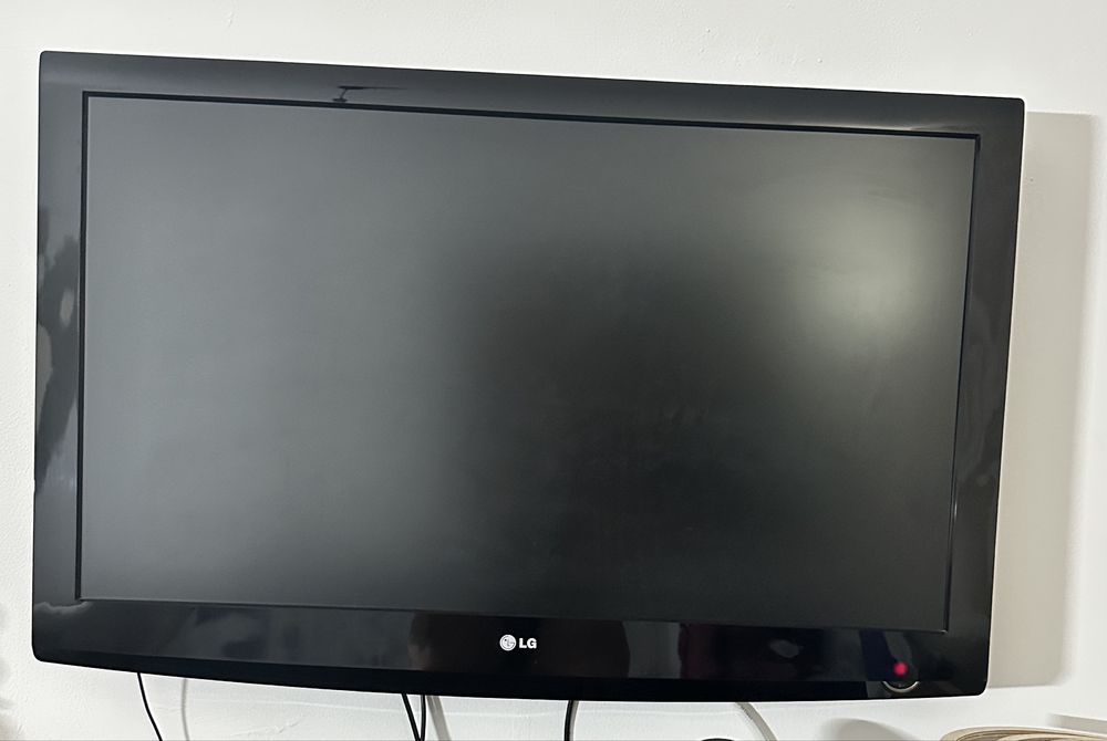 Televisão Lcd. Marca LG 42”
