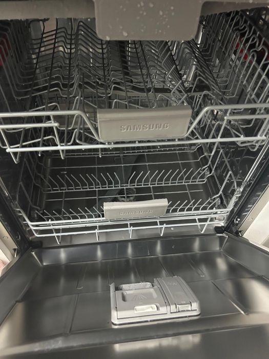 Vendo máquina de lavar loiça SAMSUNG