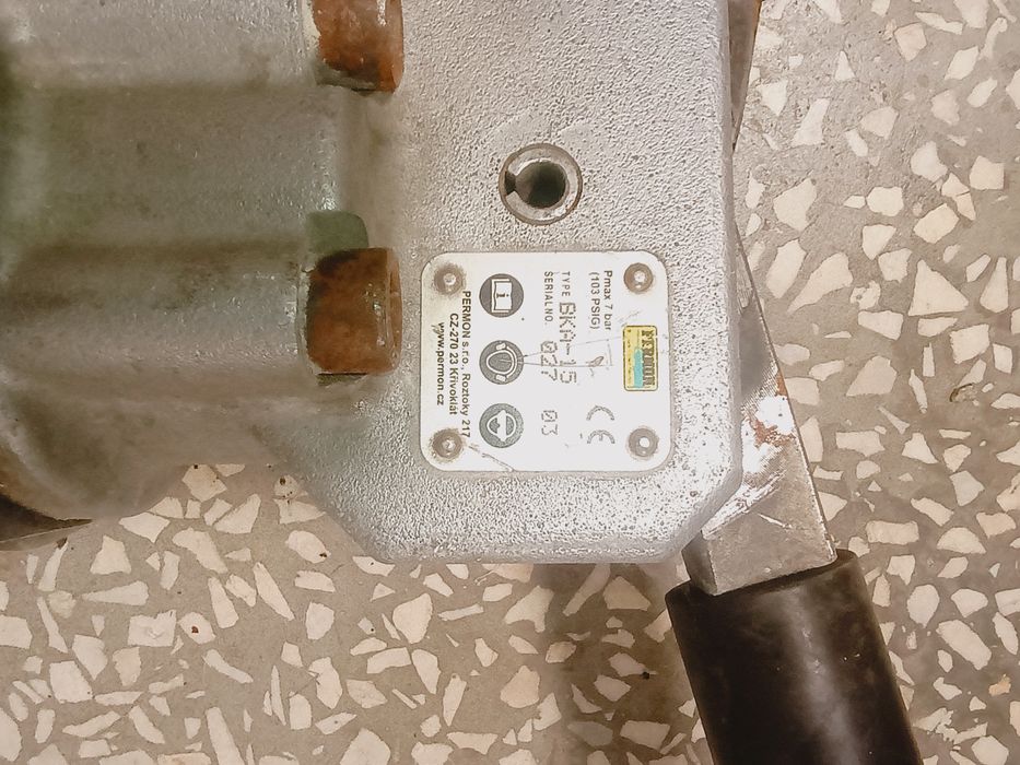 Młot pneumatyczny BKA-15