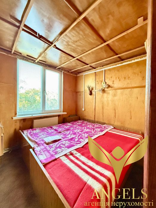 Продаж укомплектованого 2-поверхового заміського будинку  в 5 хв від м. Кропивницький: власний став, сауна та колиба