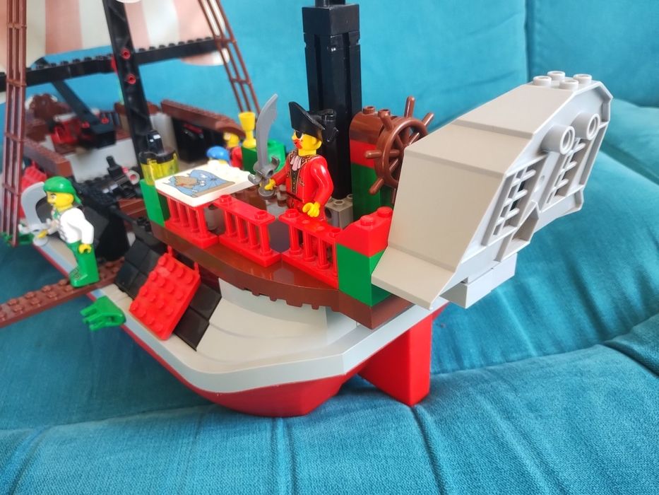 LEGO 7075 Pirates - Statek piracki Kapitana Czerwonobrodego, piraci
