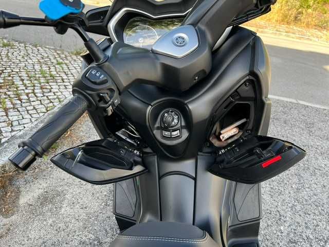 Yamaha XMAX 300 em excelente estado