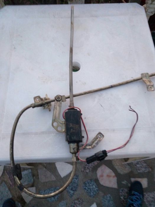 Vários componentes e peças do Fiat Uno 60 SX de 1991 igual ao da foto.