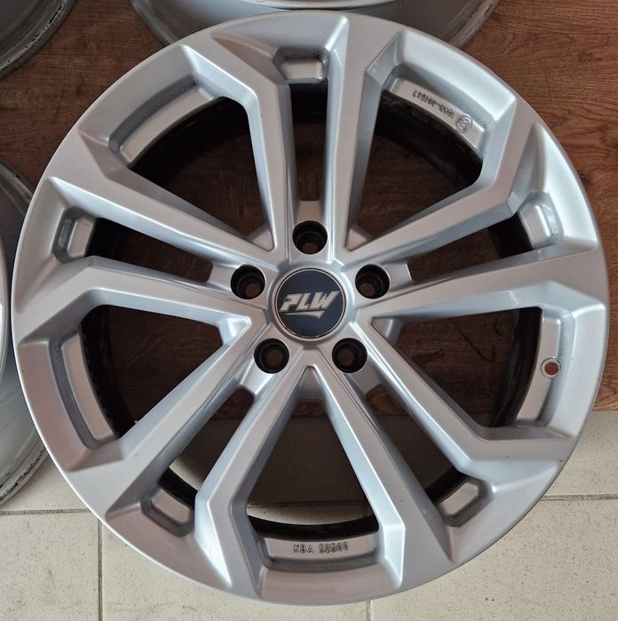 Оригінальні легкосплавні диски VW Skoda Mercedes Audi R18 5x112 ET 38