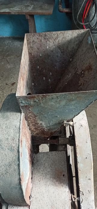 Sprzedam krajaczke do burakow dla zwierząt silnik 1,5 kW 220 v
