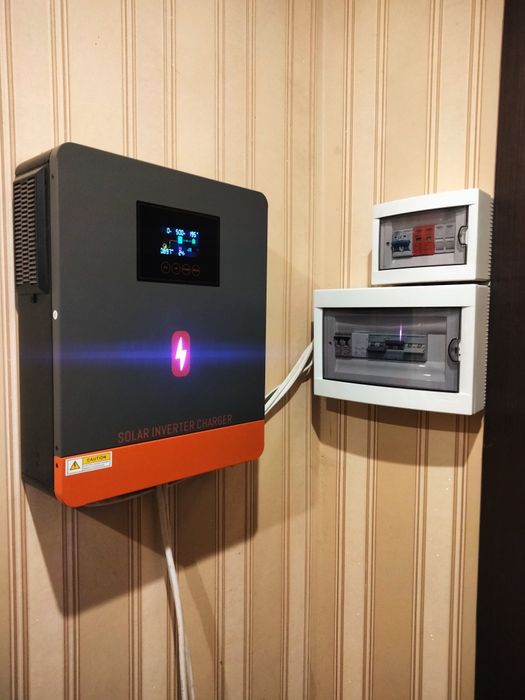 Встановлення безперебійних систем живлення та сонячних електростанцій