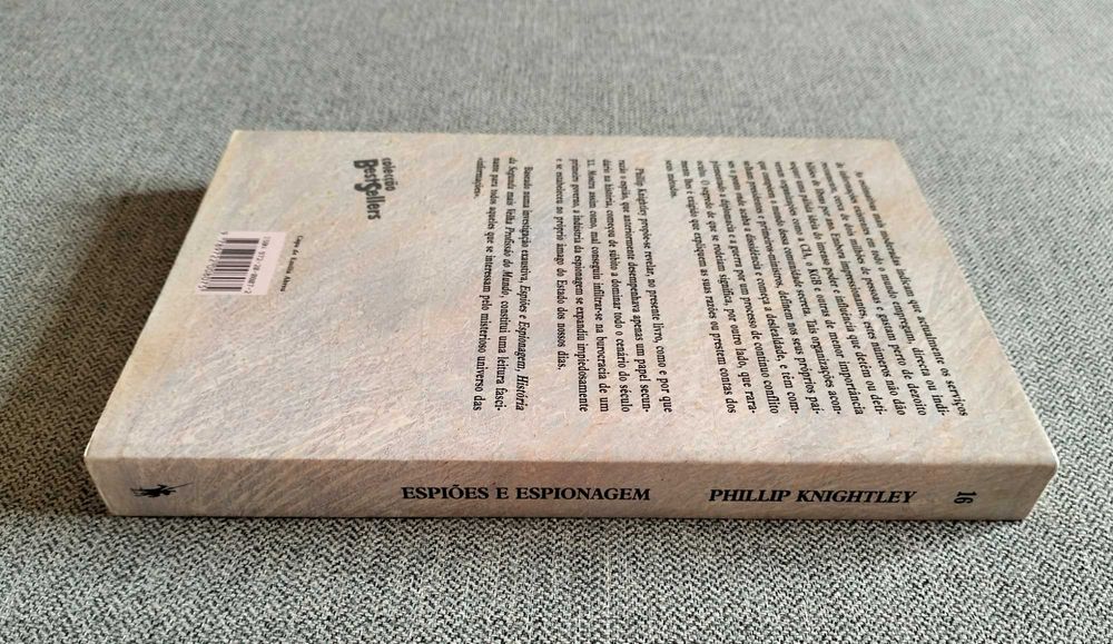 Livro "Espiões e Espionagem" de Phillip Knightley