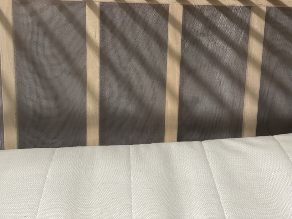 Berço bebé + colchao e estrado