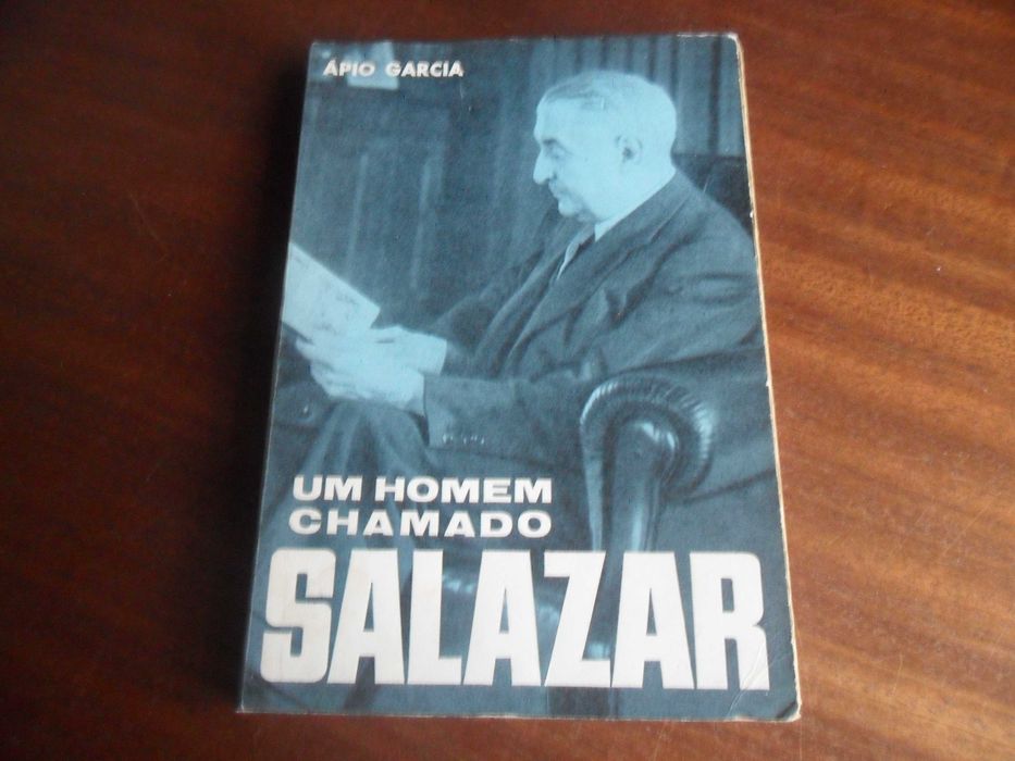 "UM HOMEM CHAMADO SALAZAR" de Ápio Garcia - 1ª Edição de 1968