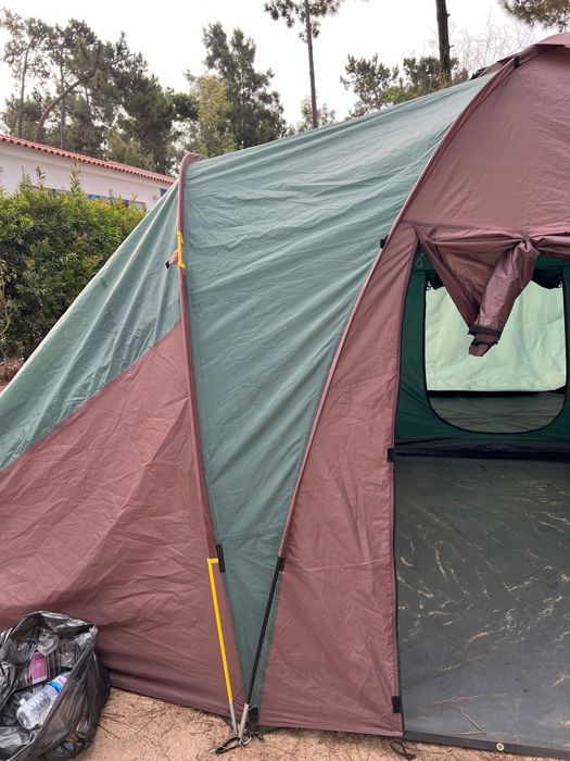 Tenda de Campismo (3 quartos 6 pessoas)