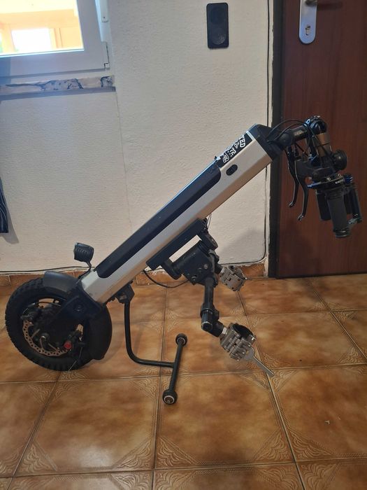 Handbike scooter para cadeira de rodas.