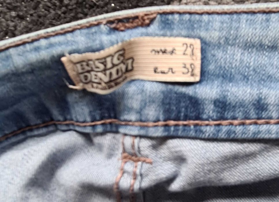 Calças skinny, cintura descida