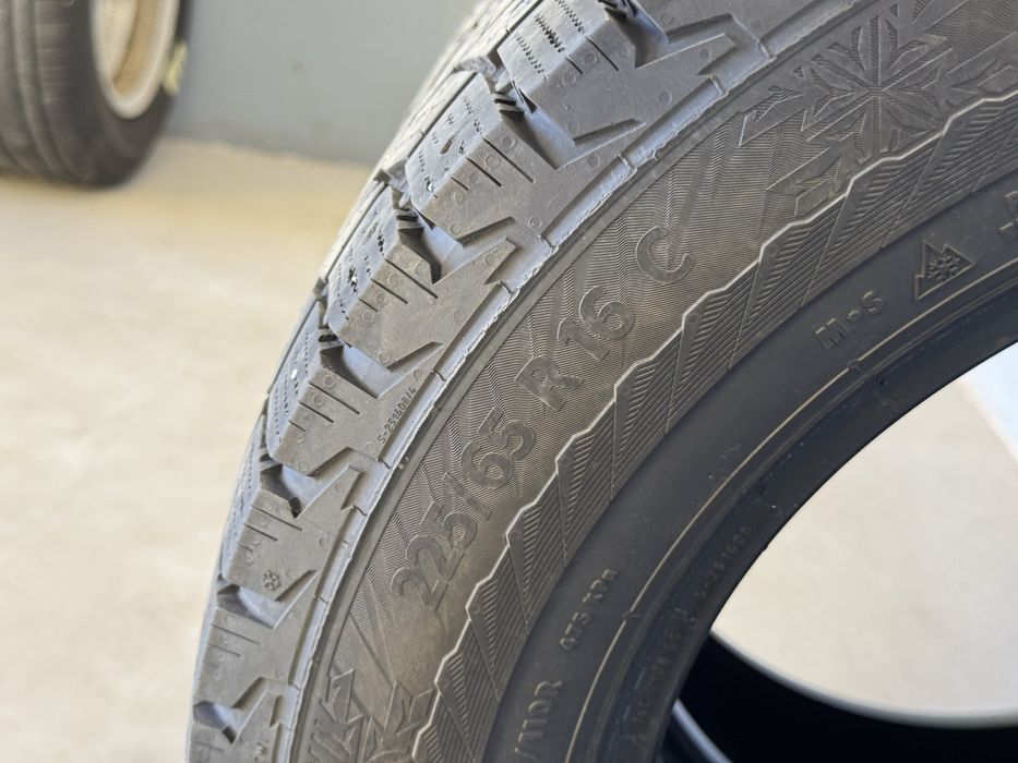 225 65 R16C Пара шини колеса Continental VanContact Ice