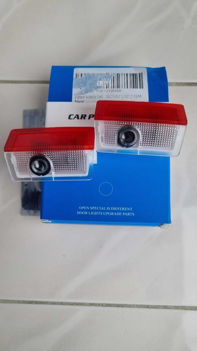 Штатне світлодіодне підсвічування логотипу у двері MERSEDES BENZ