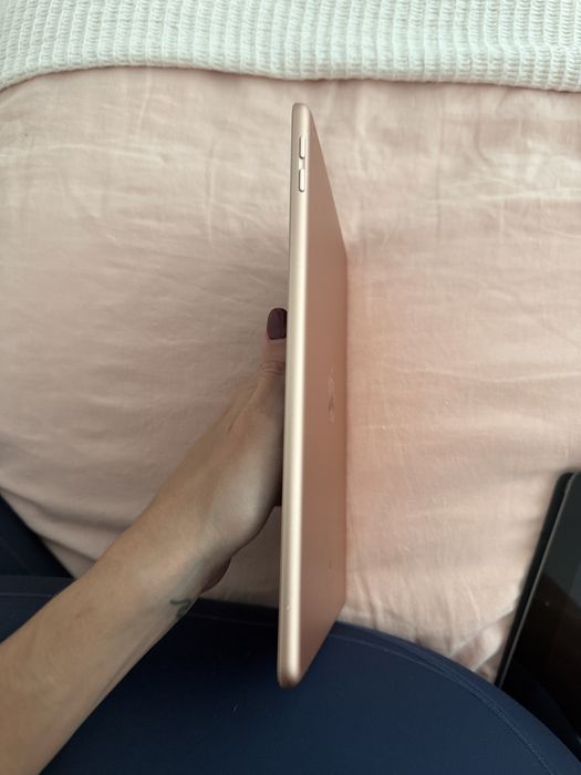 iPad (6th generation)