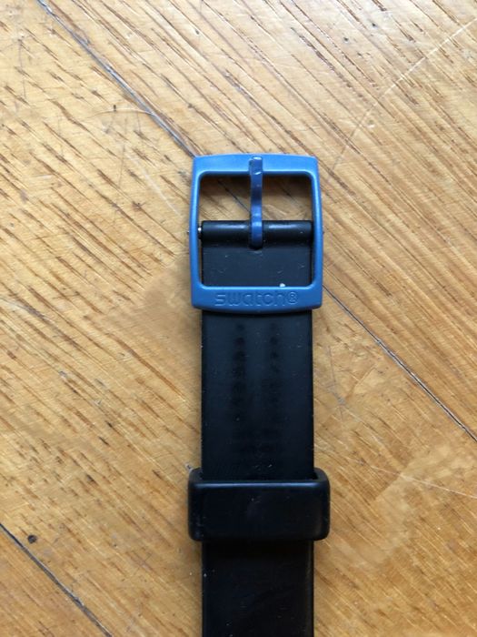 Zegarek Swatch, czarny z niebieskim