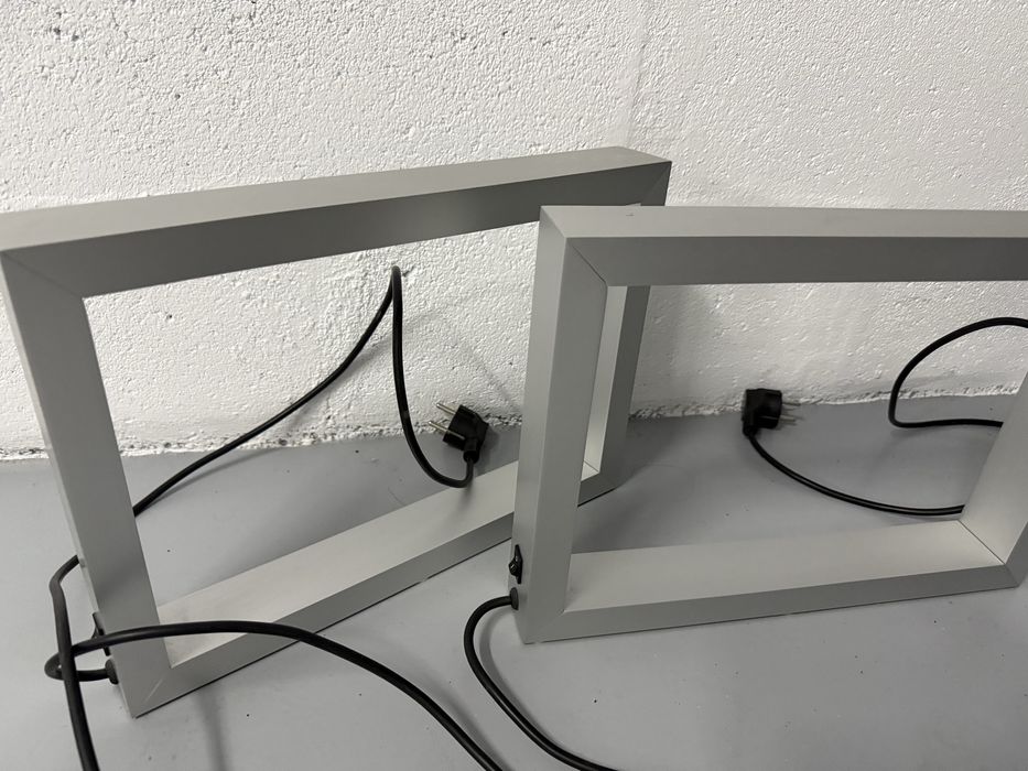 Vendo 2 candeeiros led de mesa. Impecaveis.