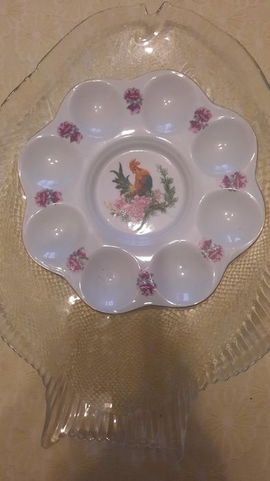 Большие блюда та конфетници.