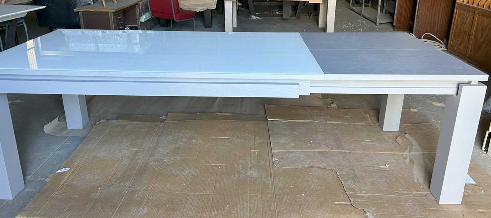 Mesa Jantar branca com tampo de vidro