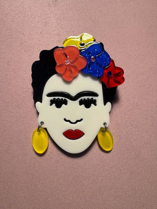 Broszka Frida z kolorowego akrylu