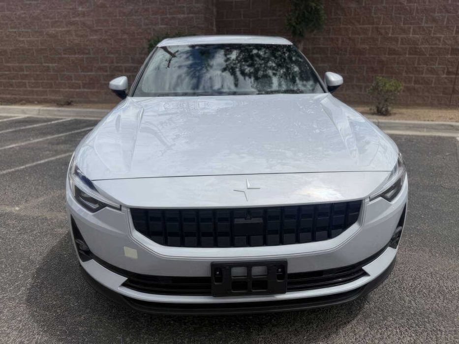 Polestar 2      2023