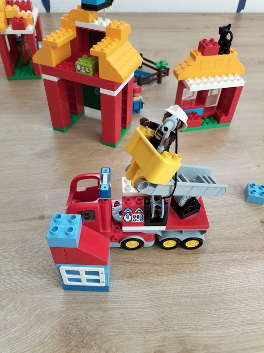 Lego Duplo wóz strażacki