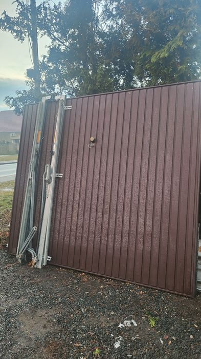 Sprzedam bramę Hormann uchylną ocieploną
