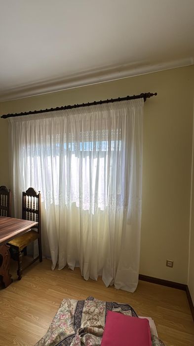 Varias cortinas completas com varao e aplicadores