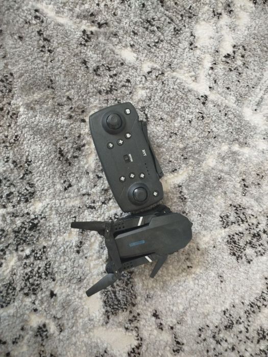 Квадрокоптер Е88 PRO