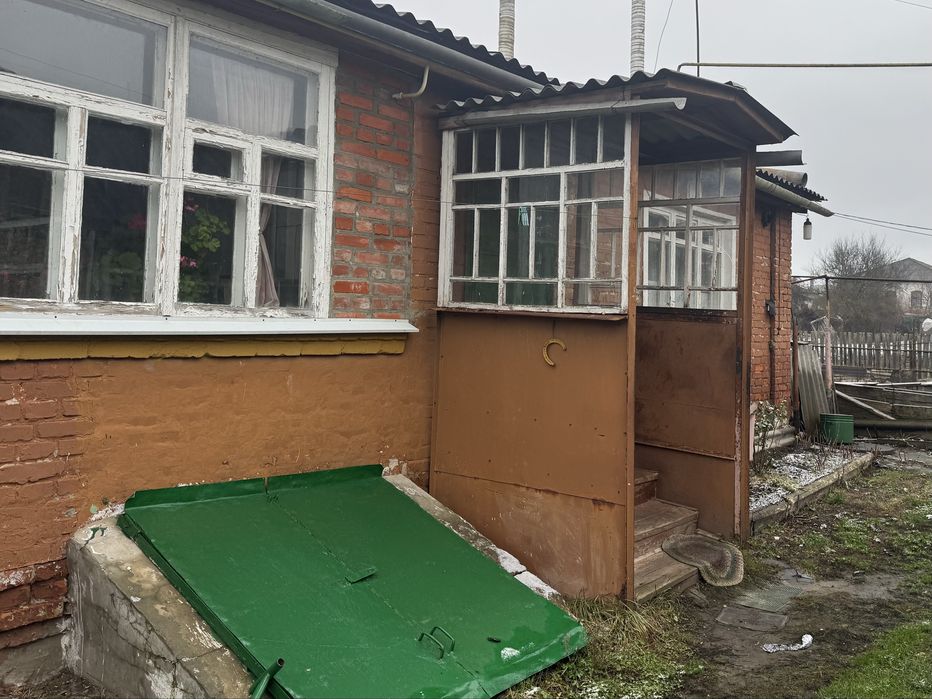 Будинок домогосподарство Лебедин