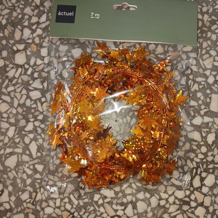 GIRLANDA  LAMETA  złote gwiazdki 7m