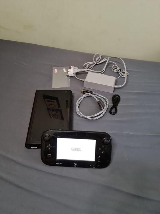 Konsola Wii U Czarna 32GB zestaw z GamePadem zasilaczem Nintendo