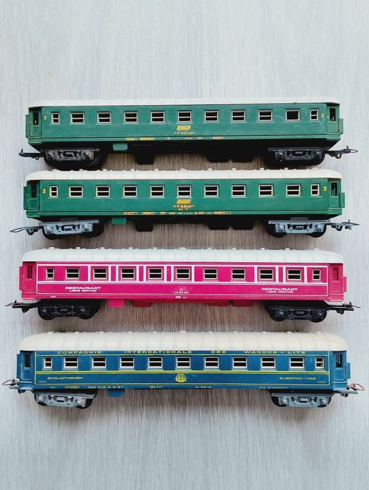 Conjunto de 4 carruagens Jouef SNCF H0 1:87