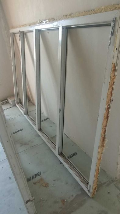 Продаються б/у вікна у гарному стані