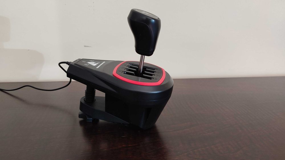 Volante Thrustmaster T300 Ferrari Alcantara Edition + T3PA + TH8S