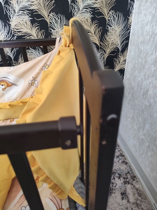 Дитяче ліжечко колиска