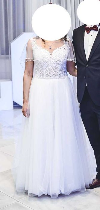 Sprzedam suknię ślubną z ozdobną górą