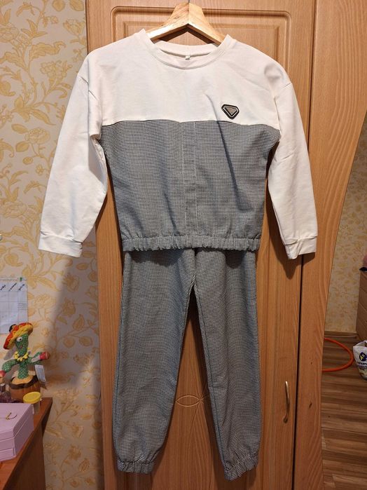 Костюм для дівчинки