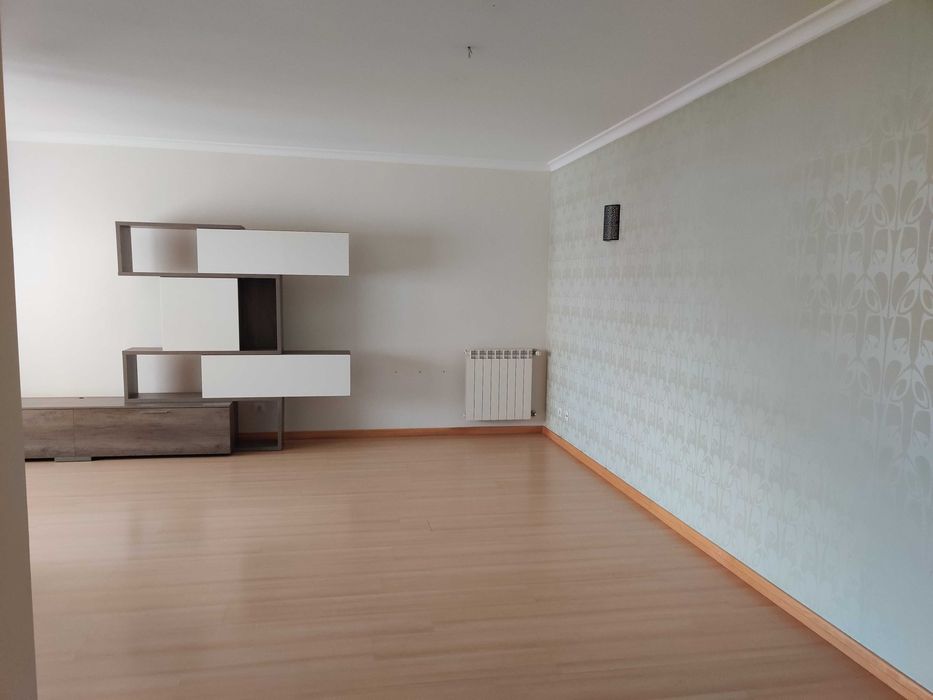 Estante da sala branco e cinzento