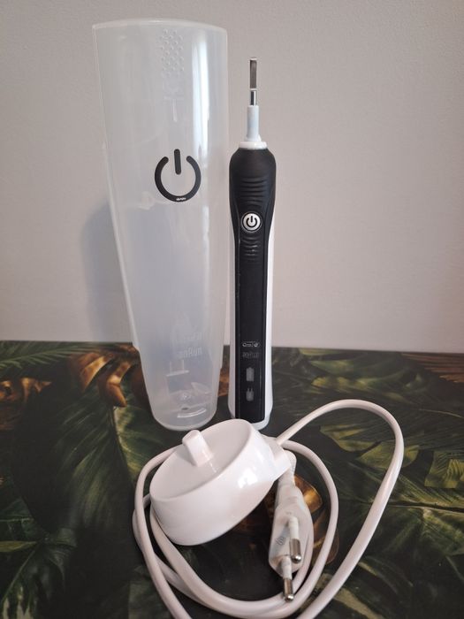 Sprzedam szczoteczki Oral-B 3756